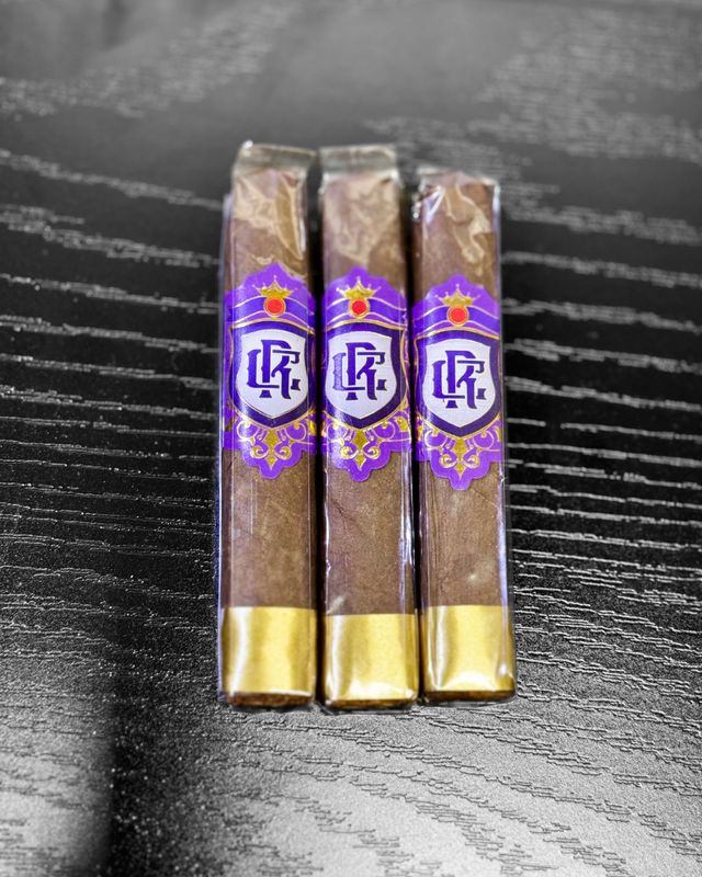 Royalty Robusto Cigar - Luxury Boutique Collection