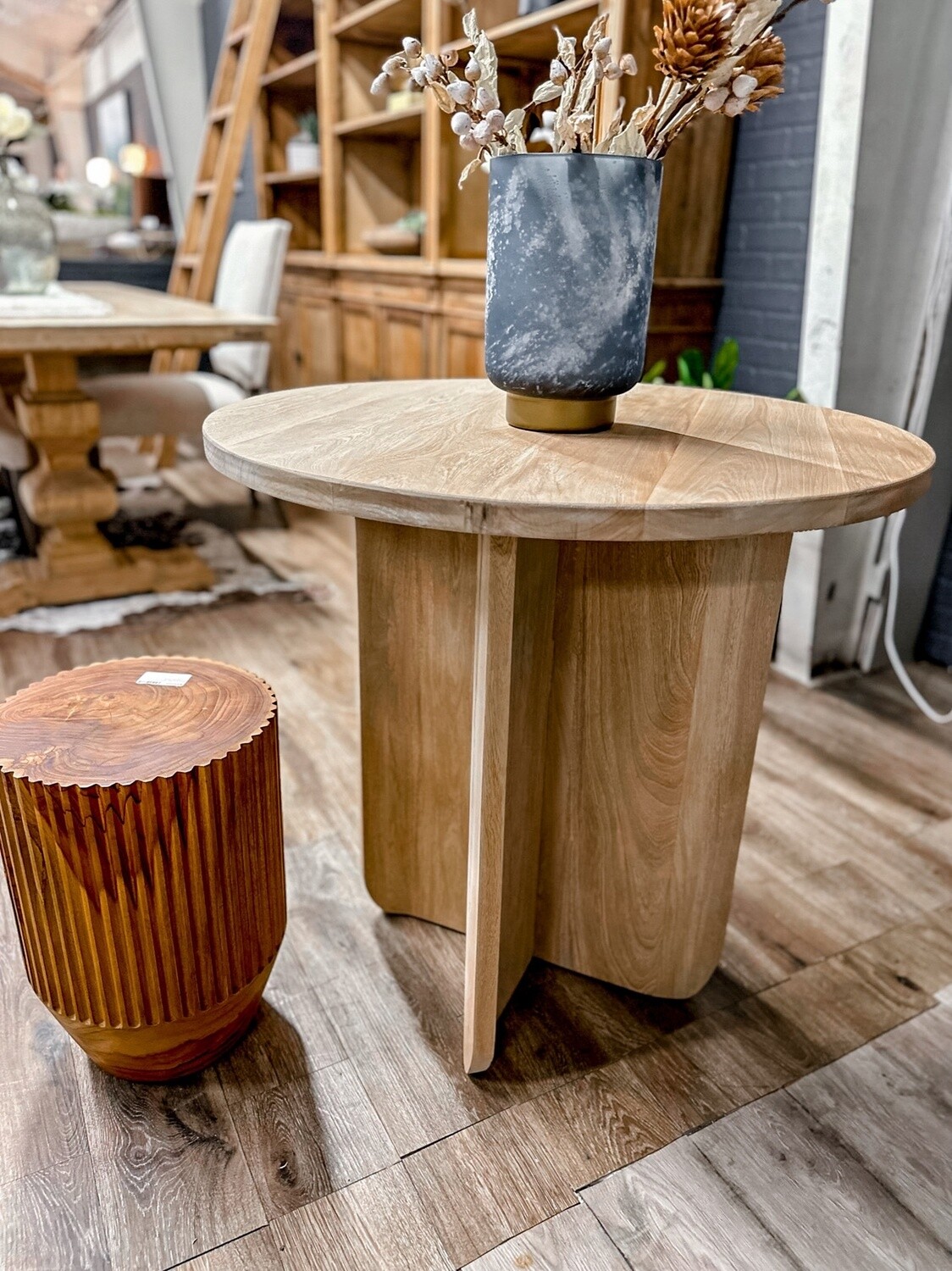 NH Roble Side Table