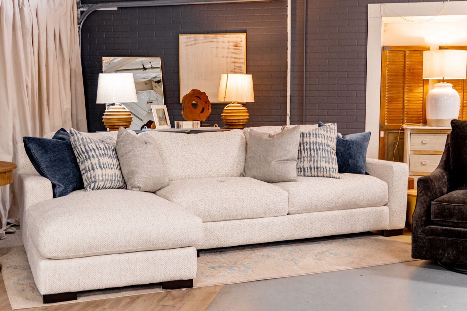4460 SOFA CHAISE FEATHERDOWN QUARTZ (50/50 Down Interior)
