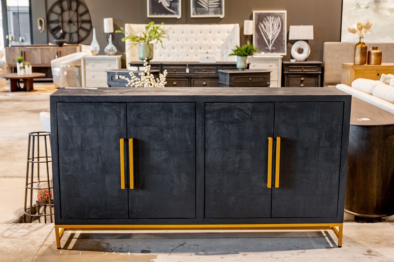 Jada Console