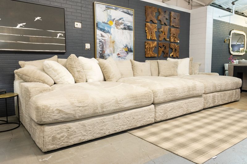 5250 Triple Chaise Nestle Buff (AC Gel Fiber)