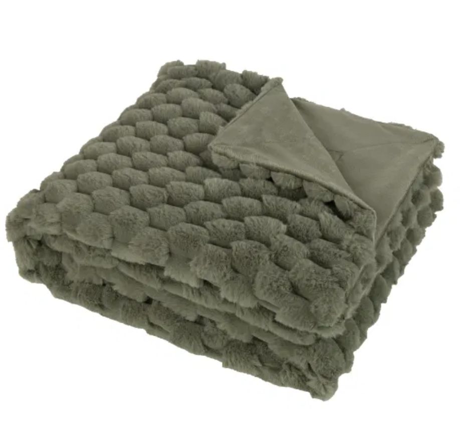 Sage Green Sculpted Throw, Colour: Sage Green, Size: 130 x 170