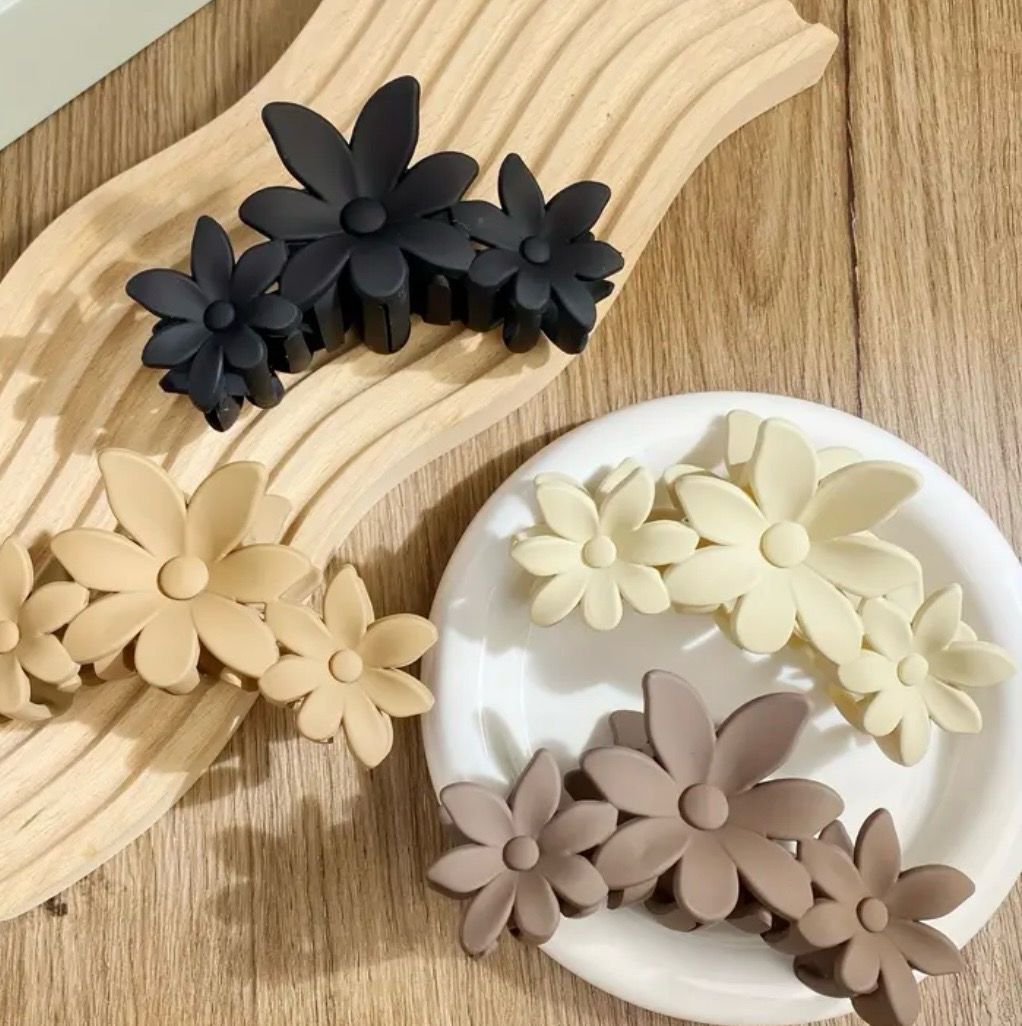 Daisy Flower Hair Clip