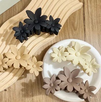 Daisy Flower Hair Clip