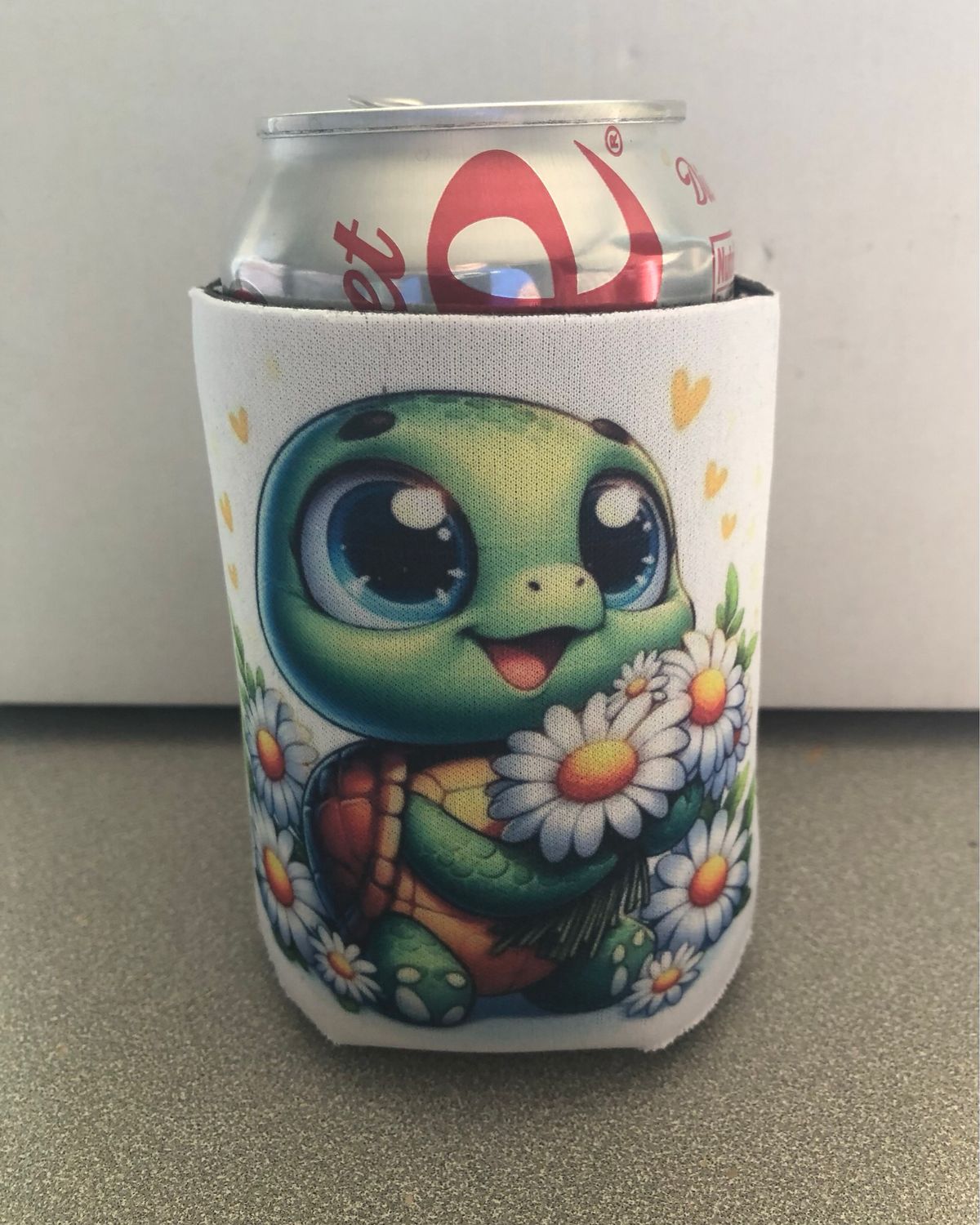 Turtle Daisies 12 oz Koozie