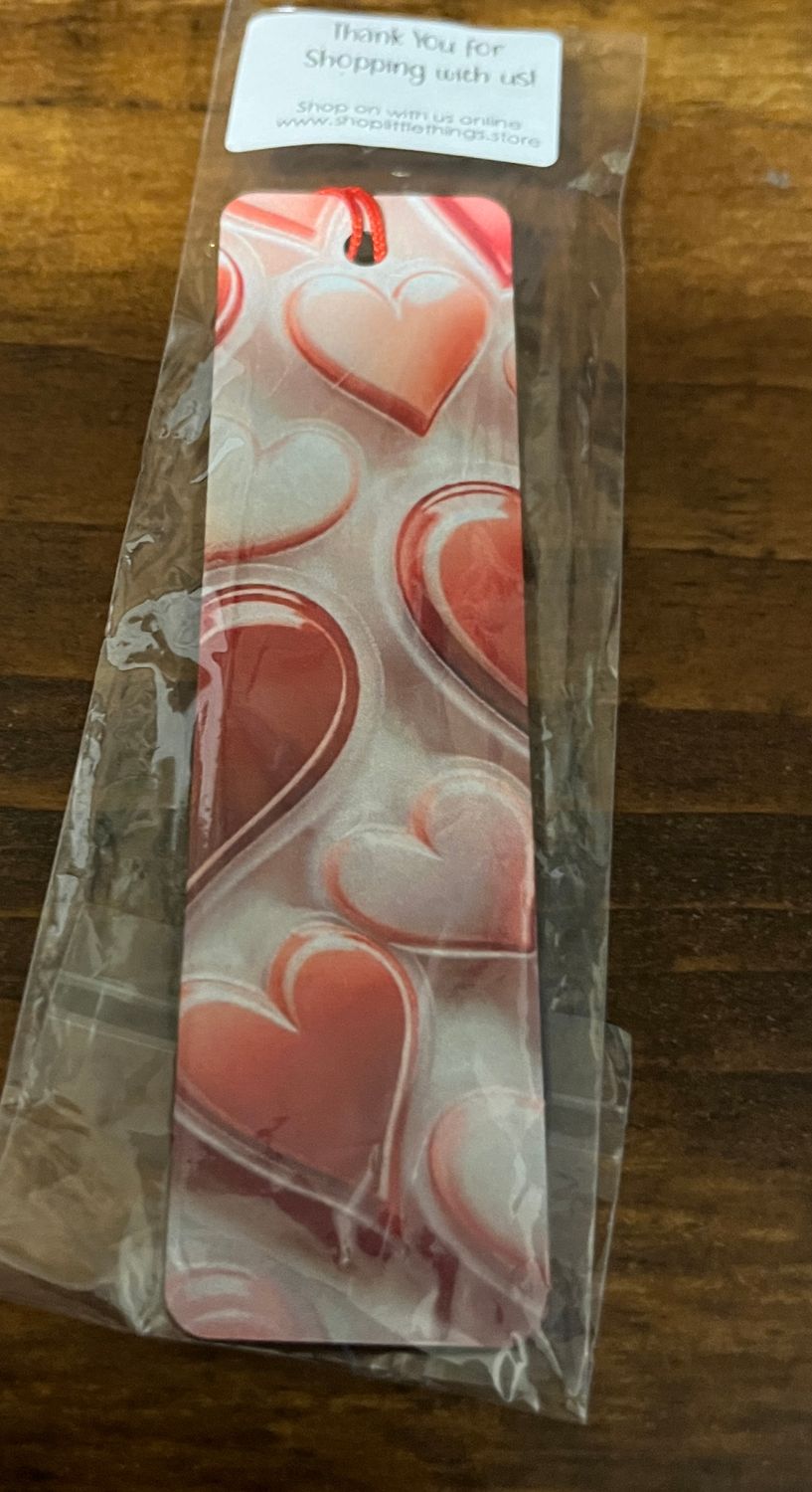 3D hearts bookmark