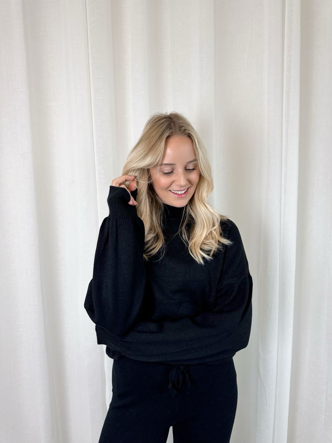 BEAU COMFY SWEATER BLACK