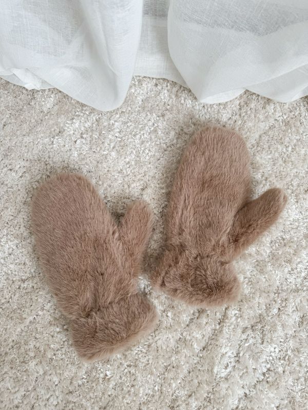 FLUFFY GLOVES CAMEL