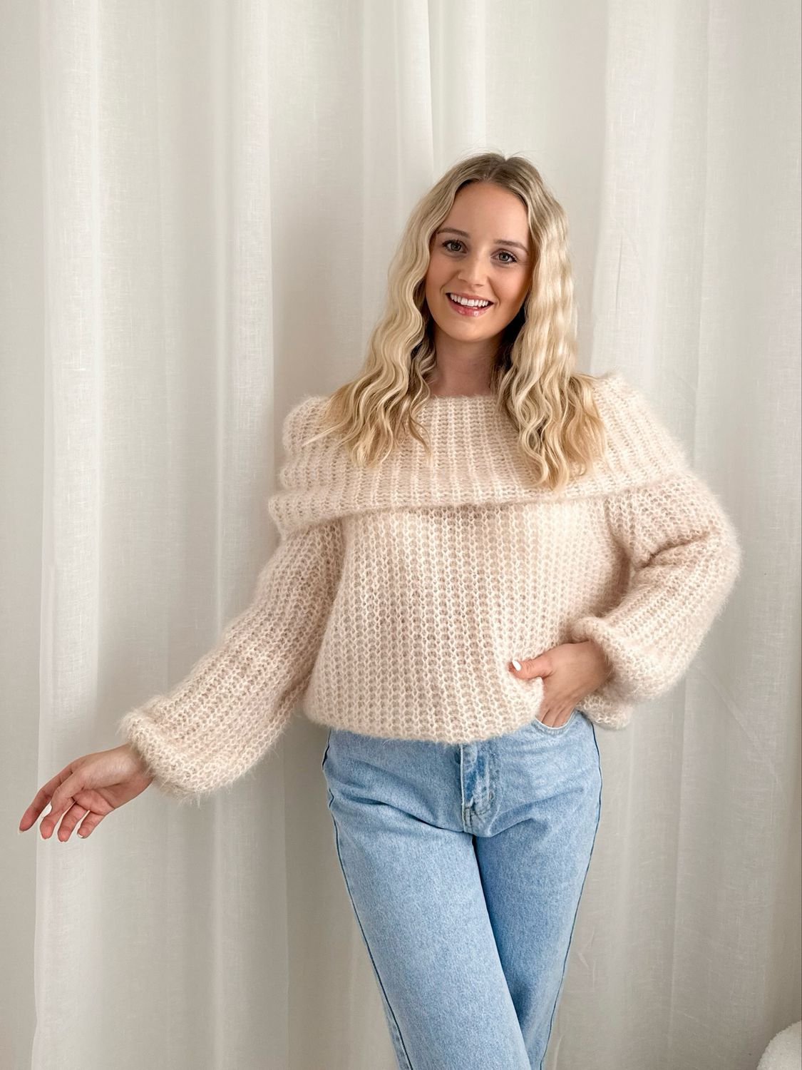 OFF SHOULDER SWEATER BEIGE