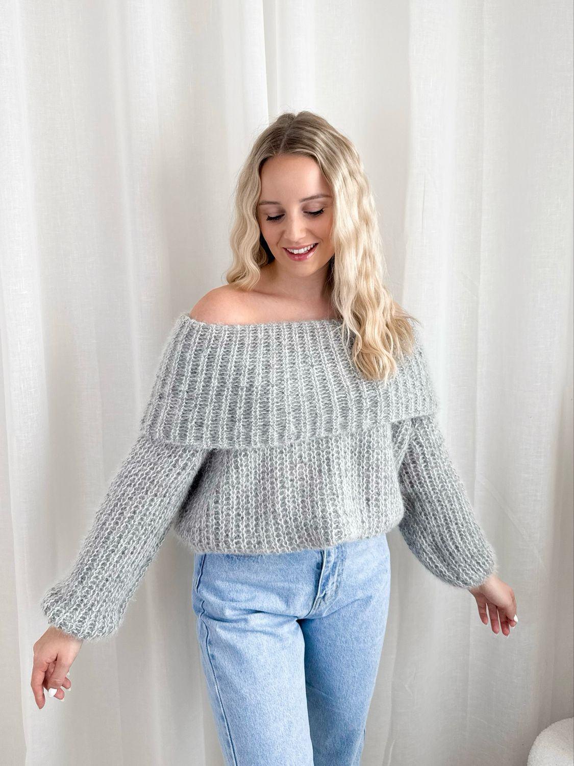 OFF SHOULDER SWEATER GREY