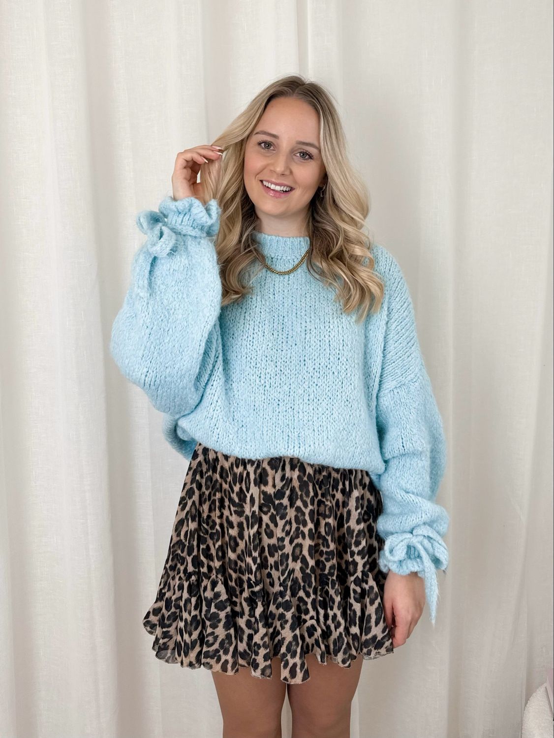 NOVI BOW SWEATER LIGHT BLUE