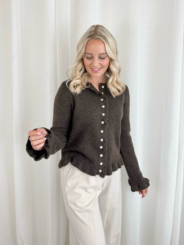 RUFFLE SWEATER BROWN