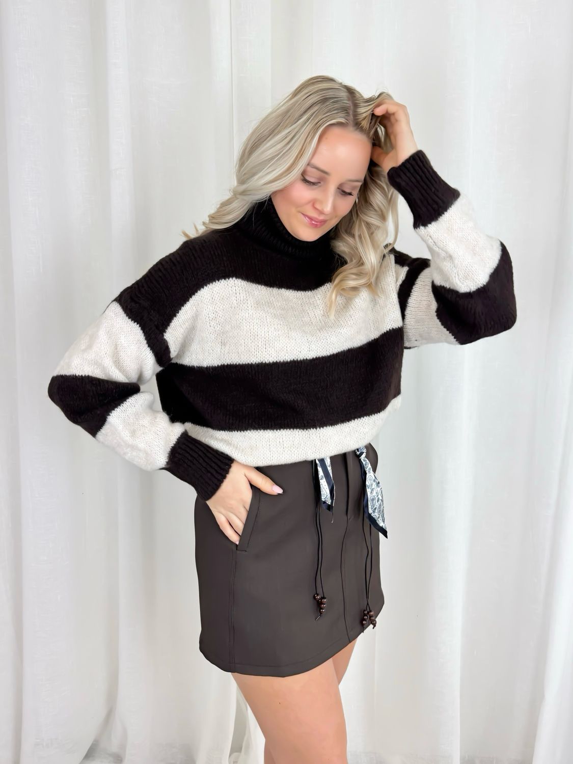 STRIPE COL SWEATER BROWN