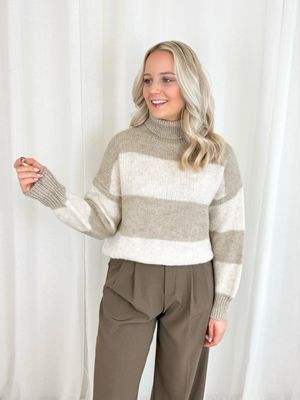 STRIPE COL SWEATER BEIGE