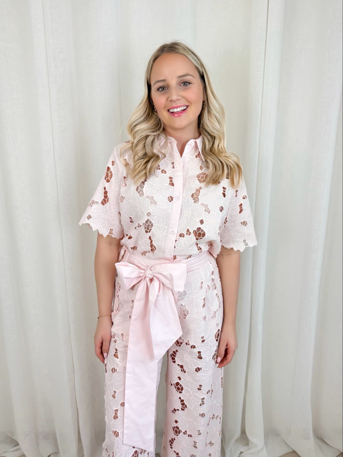 LACE FLOWER BLOUSE LIGHT PINK