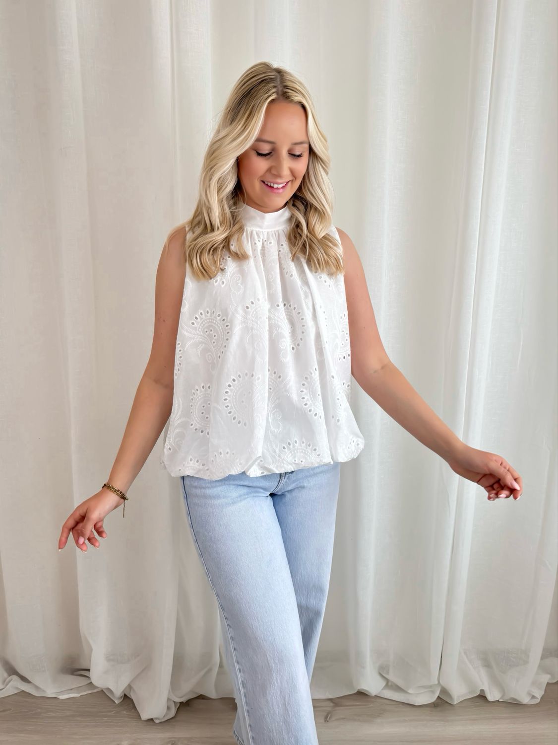LOUA OPEN BACK DETAIL BLOUSE WHITE