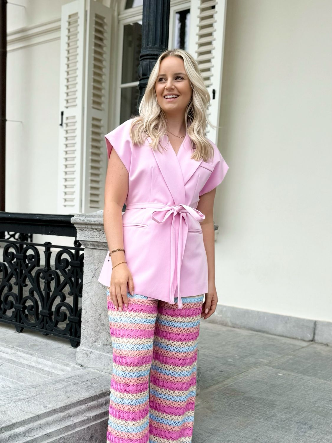 LANA SLEEVELESS BLAZER PINK