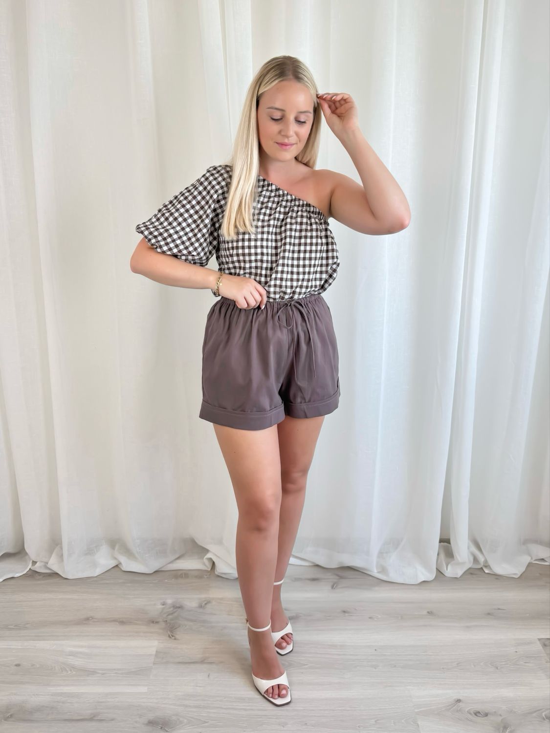 ISA LINNEN SHORT BROWN