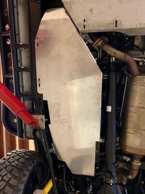 BudBuilt | Fuel Tank Skid Plate | Land Cruiser 200 Series, LX570