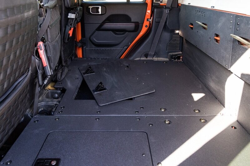 GOOSE GEAR - JEEP GLADIATOR 2019-PRESENT JT 4 DOOR SECOND ROW SEAT DELETE PLATE SYSTEM - EXTENDED PLATFORM