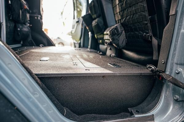 GOOSE GEAR - JEEP WRANGLER JKU AND JLU 4 DOOR SECOND ROW SEAT DELETE PLATE SYSTEM INFILL PANELS