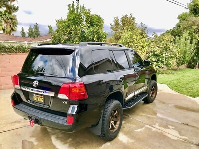 Land Cruiser - 200 Series