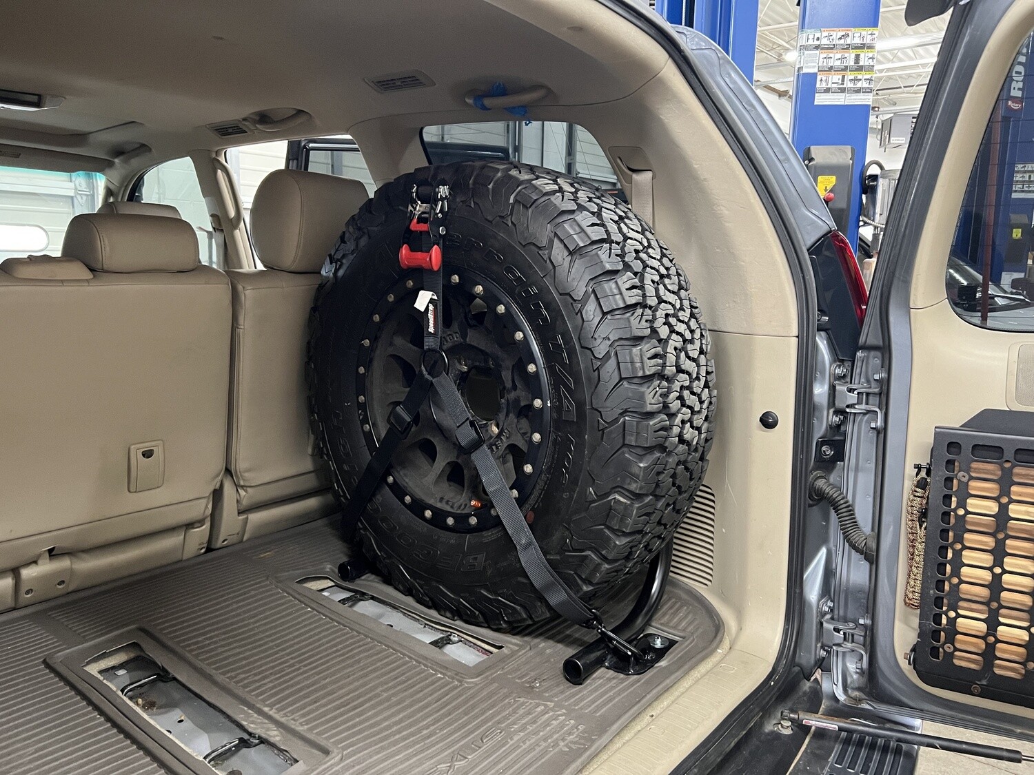 Apex - GX470 Cargo Tire Mount