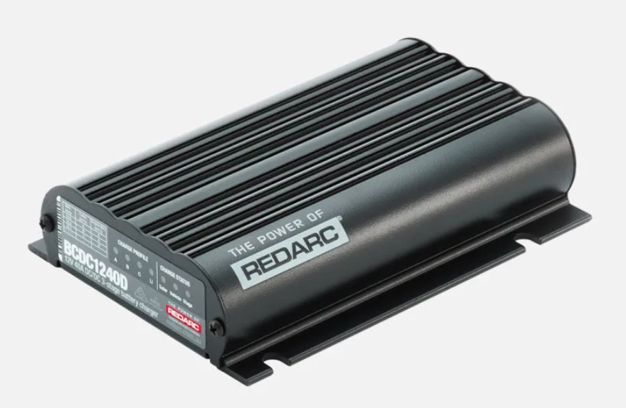 REDARC - DUAL INPUT 40A IN-VEHICLE DC BATTERY CHARGER