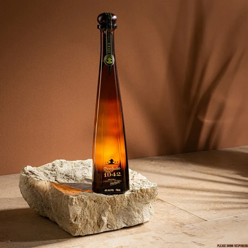 TEQUILA DON JULIO 1942 ASTUCCIATA