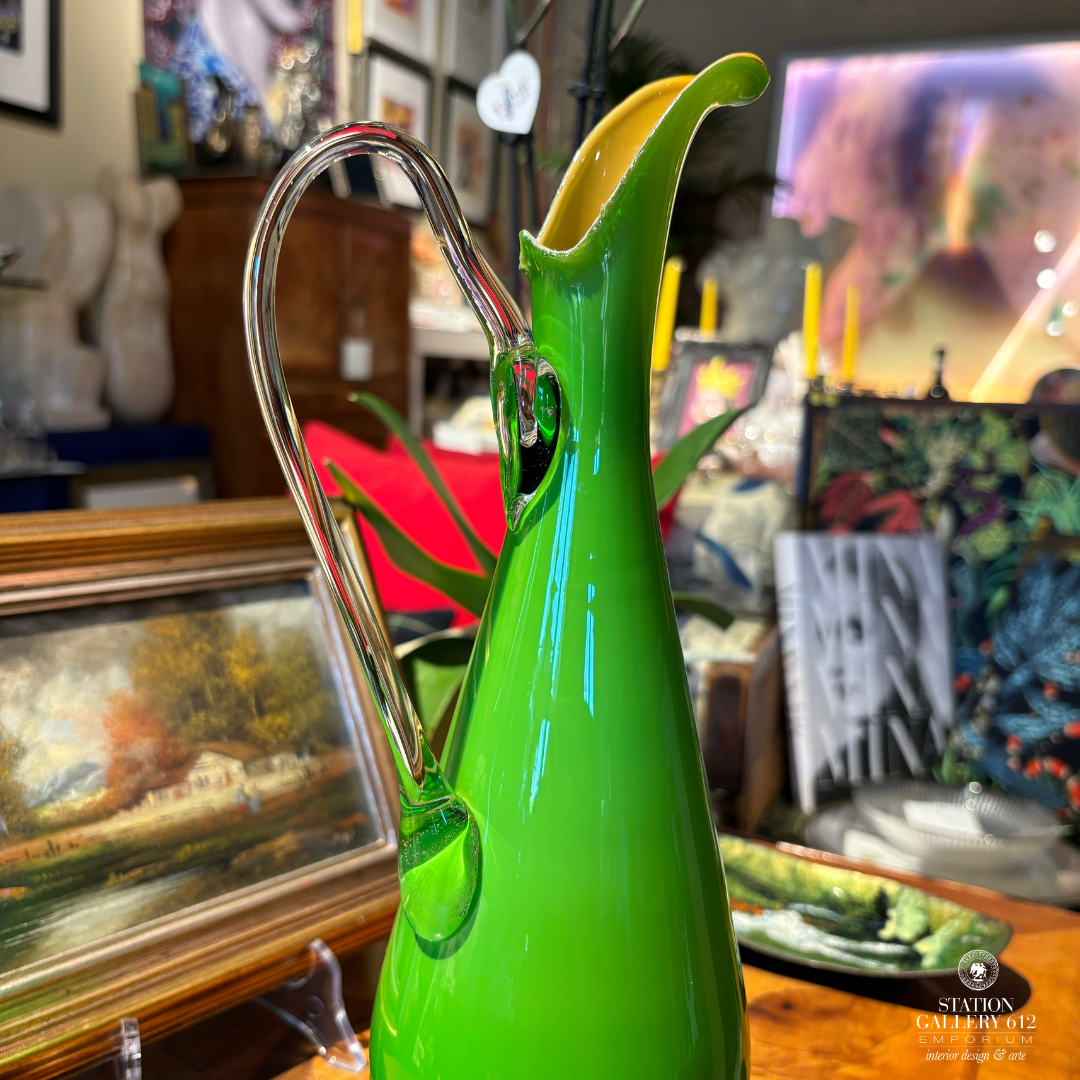 Caraffa verde in vetro soffiato