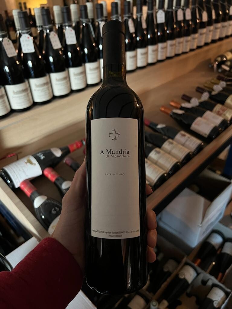 A Madria Clos Signadore Rouge