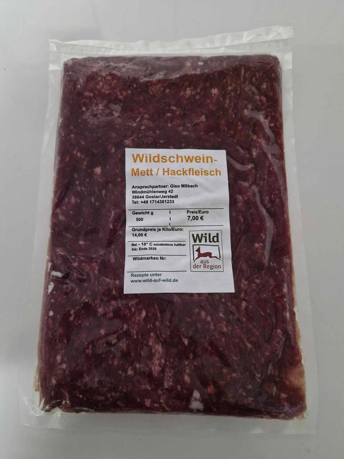 Wildschwein-Hackfleisch (680 g) – ideal für die Zubereitung saftiger Burger. Perfekt für alle, die den kräftigen, charaktervollen Geschmack von Wildfleisch schätzen.