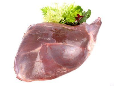 Reh-Keule mit Knochen, ca. 1,700 g. Saftiges, aromatisches Wildfleisch–ideal zum Braten oder Schmoren. Der Knochen sorgt für ein besonders intensiven Genuss für besondere Mahlzeiten und Wildliebhaber. Reh-Keule mit Knochen, ca. 1,700 g. Saftiges, aromatisches Wildfleisch–ideal zum Braten oder Schmoren. Der Knochen sorgt für ein besonders intensiven Genuss für besondere Mahlzeiten und Wildliebhaber.