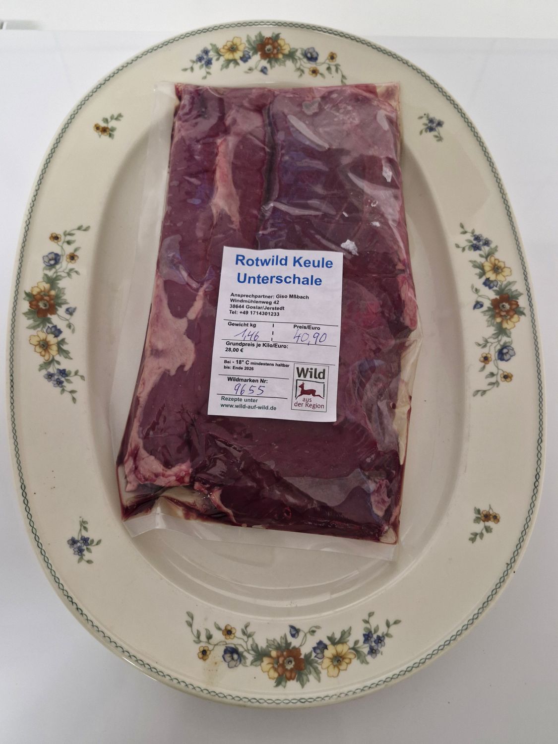 Hirsch-Keule–Unterschale (ca. 1.160 g) Mageres, aromatisches Wildfleisch mit feiner Struktur. Die Unterschale aus der Hirschkeule eignet sich ideal zum Braten und für Zubereitung im Ofen oder Bräter. Hirsch-Keule–Unterschale (ca. 1.160 g) Mageres, aromatisches Wildfleisch mit feiner Struktur. Die Unterschale aus der Hirschkeule eignet sich ideal zum Braten und für Zubereitung im Ofen oder Bräter.
