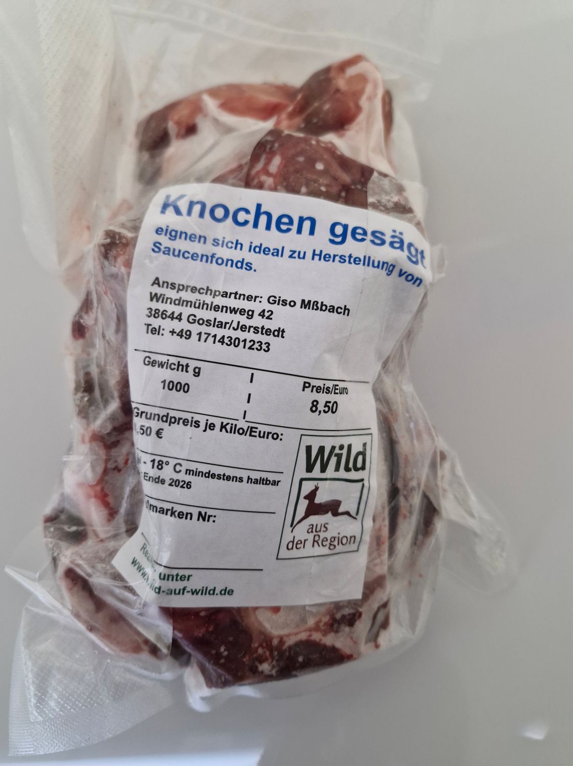 Wildfleischknochen aus eigener Jagd, Ideal zur Herstellung von aromatischem Wildfond und kräftigen Saucen. 100 % Fleischknochen von Reh, Hirsch und Wildschwein. Idea Grundlage für Saucen und Suppen. Wildfleischknochen aus eigener Jagd, Ideal zur Herstellung von aromatischem Wildfond und kräftigen Saucen. 100 % Fleischknochen von Reh, Hirsch und Wildschwein. Idea Grundlage für Saucen und Suppen.