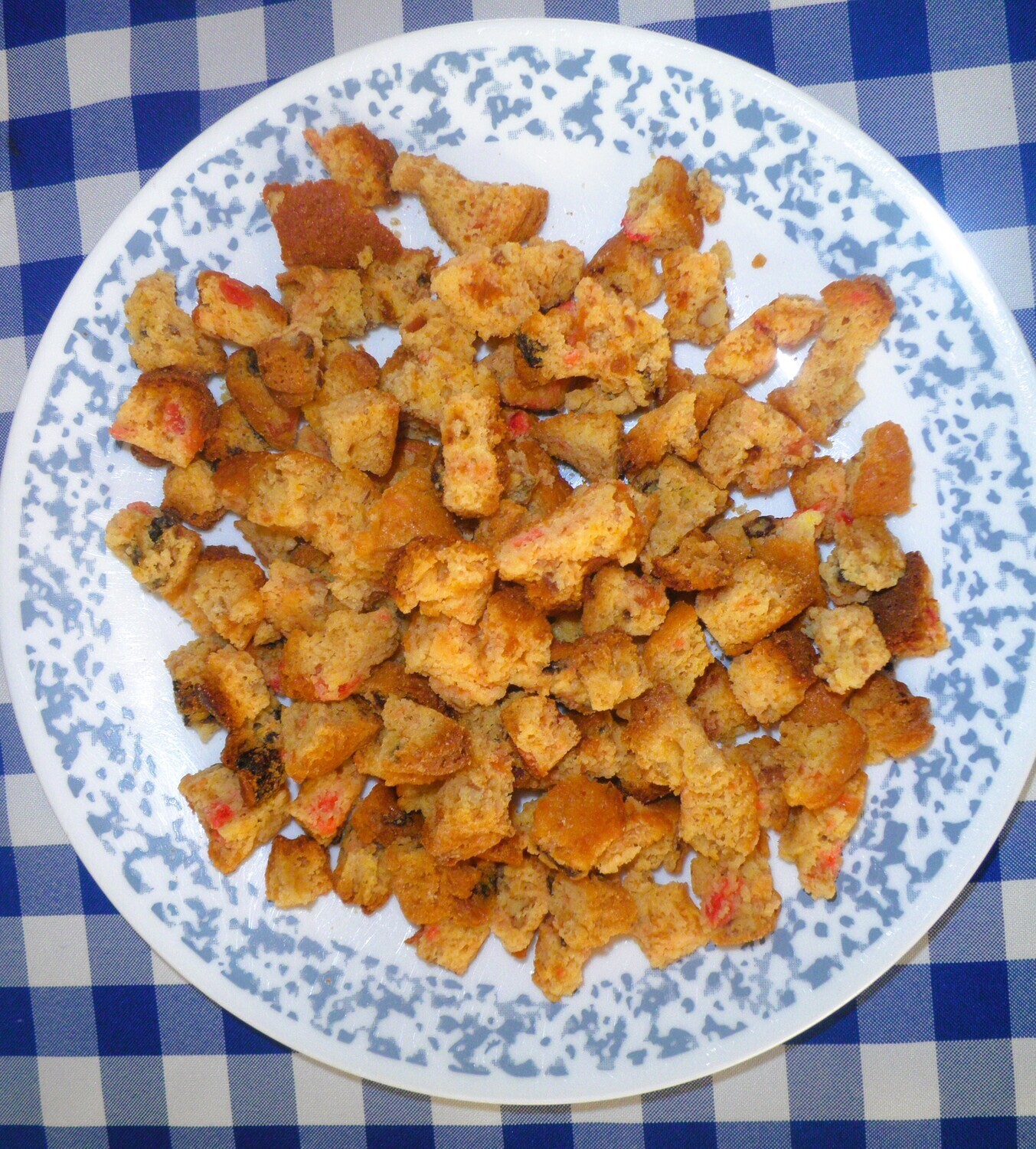 Freeze-Dried Gluten-Free Friendship Cake Bites with Pecans Per oz.