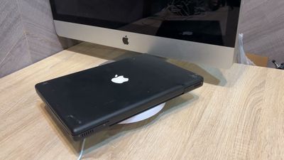 Apple Macbook 2009 A1181