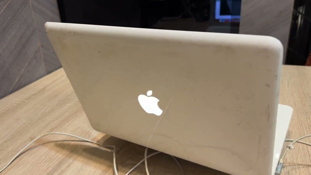 Apple Macbook 2010 A1342