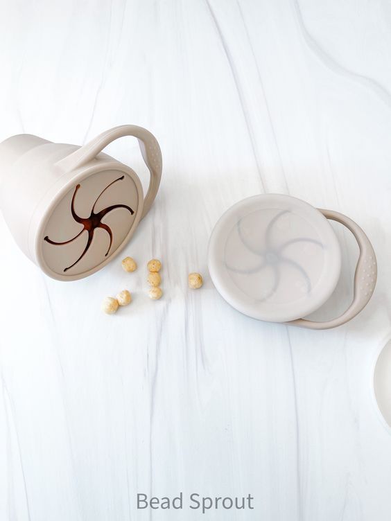 snack cup with cover (beige)