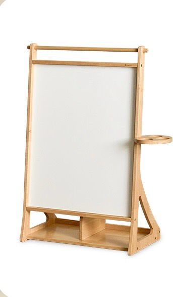 سبورة خشبية لوح رسم مع رول ورقي ومساحة للتخزين وحامل لثلاث أكواب | Wooden easel drawing board with paper roll, storage space, and holder for three cups. سبورة خشبية لوح رسم مع رول ورقي ومساحة للتخزين وحامل لثلاث أكواب | Wooden easel drawing board with paper roll, storage space, and holder for three cups.