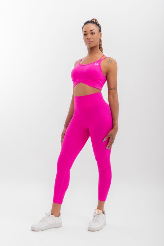 Introducing the Empire Glamor Collection, our best-selling women&#39;s gym  pink set.