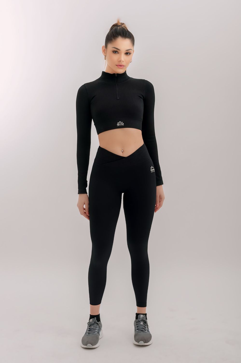 High-waist leggings Micro-rib elasticated waistband Glute-enhancing micro-rib panelling and ruching Moisture-wicking and breathable