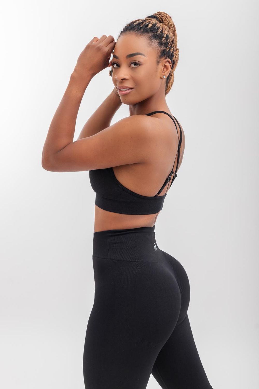 Introducing the Empire Glamor Collection BLACK our best-selling Experience second-skin  leggings comfort made from lightweight seamless fabric