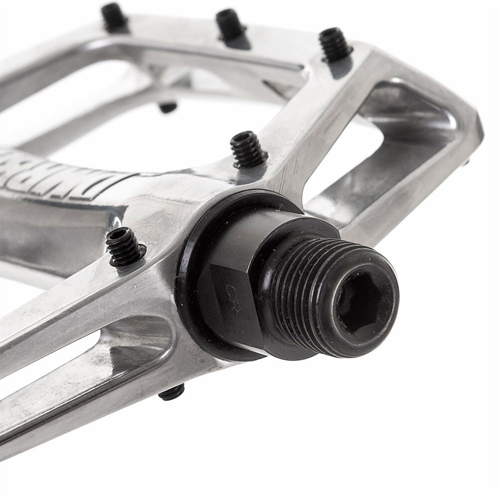 DMR V8. Pedal