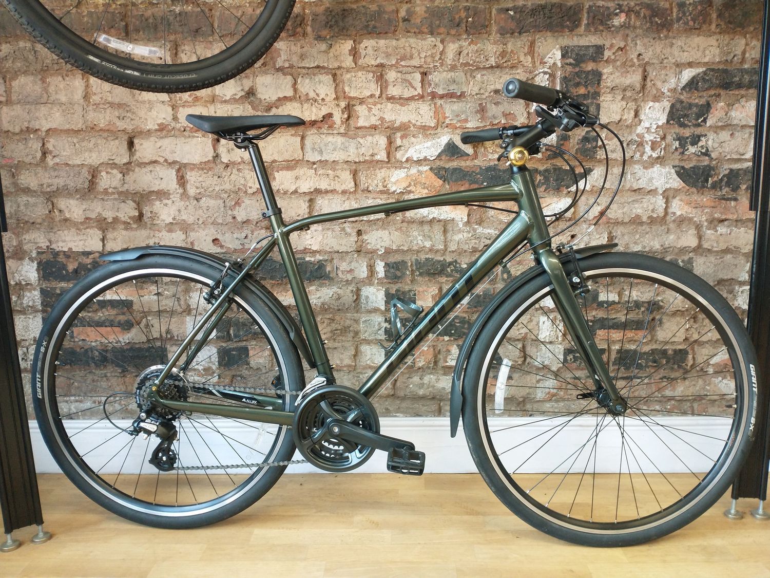 Reconditioned Giant Escape / Large