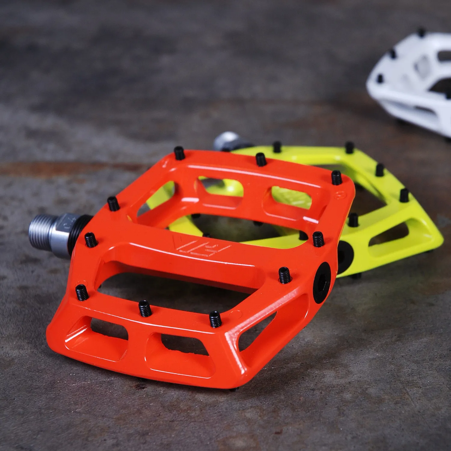 DMR V12 Pedals
