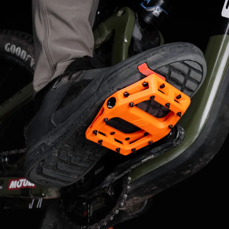 DMR V11 Pedals
