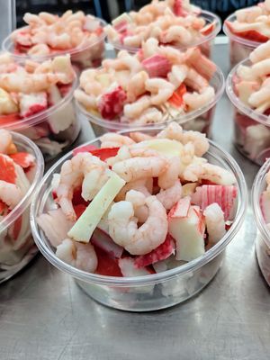 Pink Mix Pot / Peeled Prawns on Top