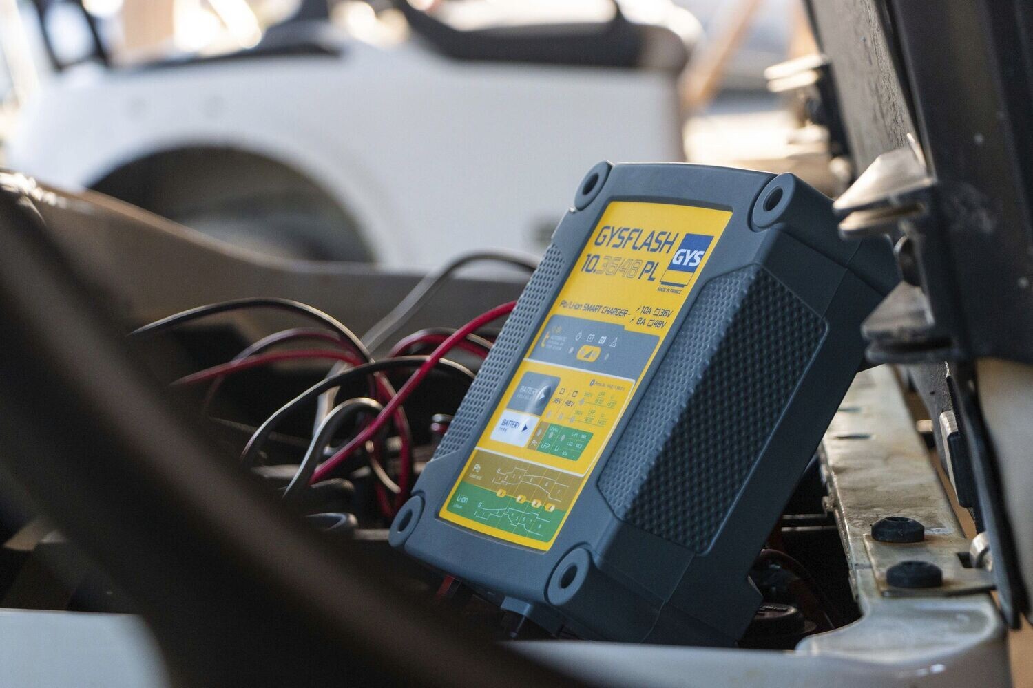 CARGADOR AUTOMÁTICO DE BATERIAS GYSFLASH 10.36/48PL 36-48V PLOMO LITIO