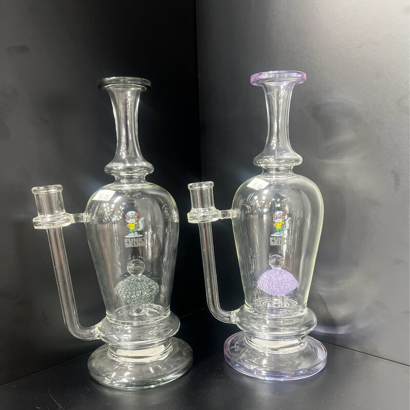 Funky Skunk Crystal Waterpipe